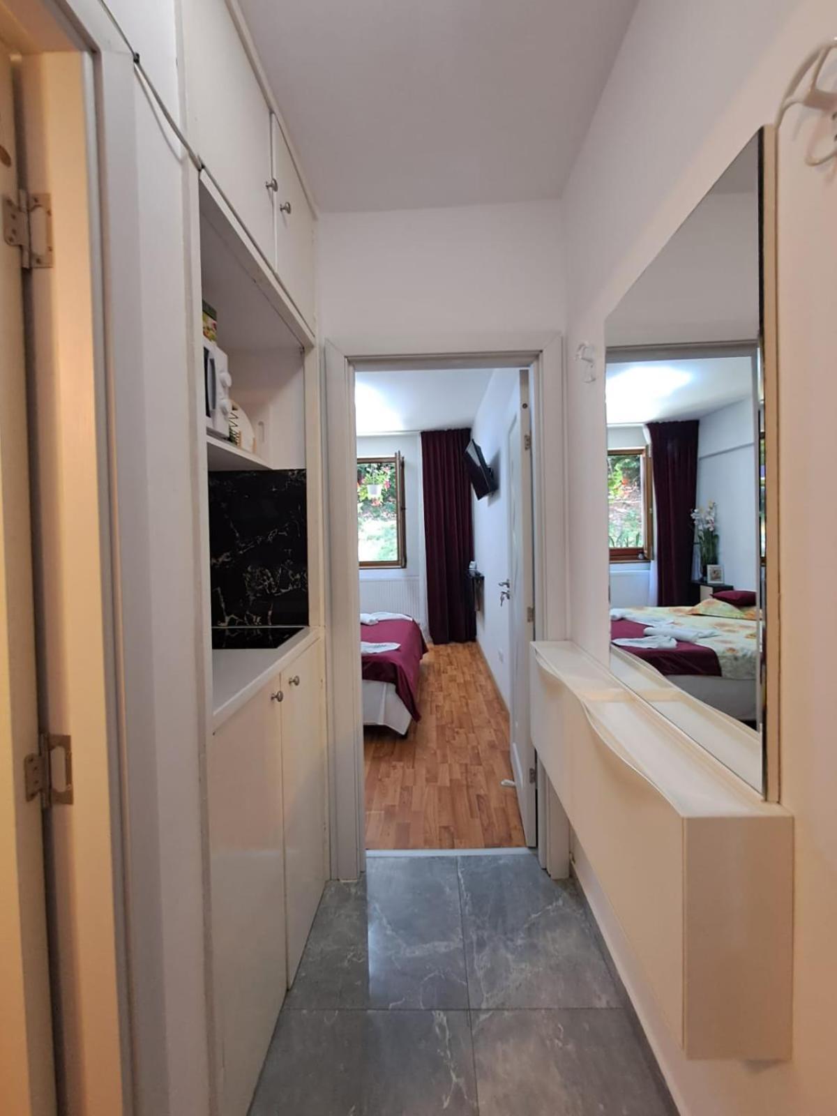Garsoniera Flori - Sinaia Apartment Bagian luar foto